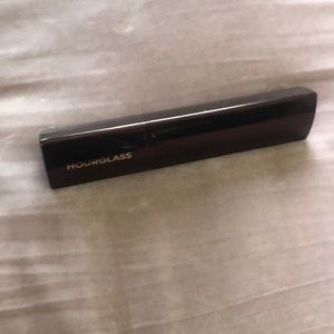 Hourglass warm honey foundation stick Vanish